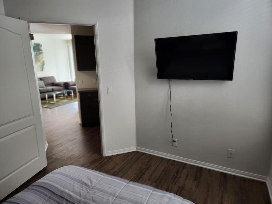 Amazing Marina Del Rey 2bdr Apartment *